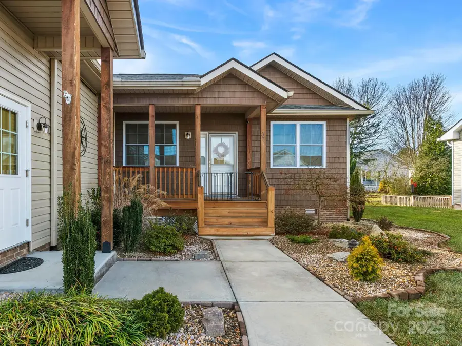 371 Beechnut Drive, Hendersonville, NC 28739 - Image #2