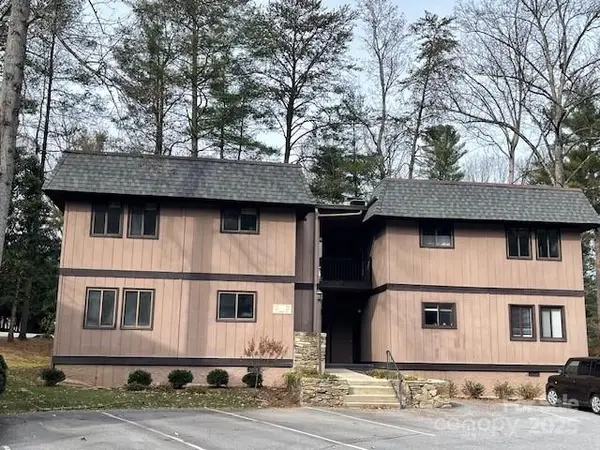 11 Lake Drive #B4, Laurel Park, NC 28739