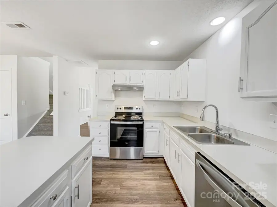 9028 Four Mile Creek Road, Charlotte, NC 28277 - Image #2