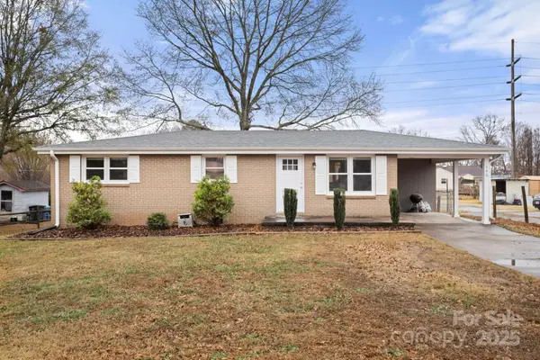 146 Old Castle Lane, Forest City, NC 28043