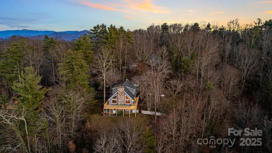 15 Crest Circle Drive, Weaverville, NC 28787 - Image #2