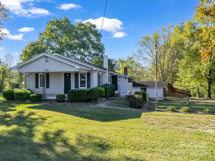 628 New Hope Road, Flat Rock, NC 28731 - #2