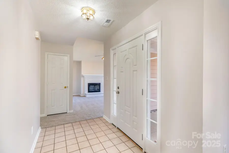 6104 Steelewood Place, Charlotte, NC 28269 - Image #3