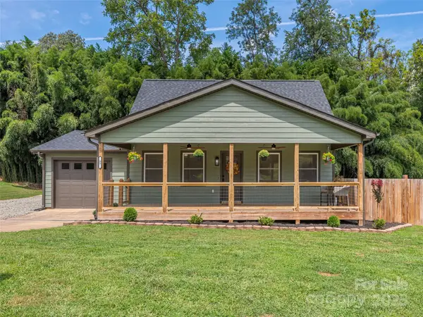 93 Cresthaven Drive, Clyde, NC 28721