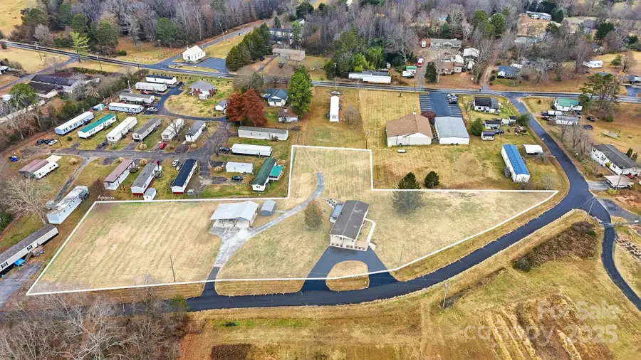 2010 Old Dragstrip Street, Hickory, NC 28601 - Image #2