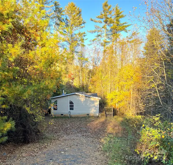 6 Woodland Street, Spruce Pine, NC 28777