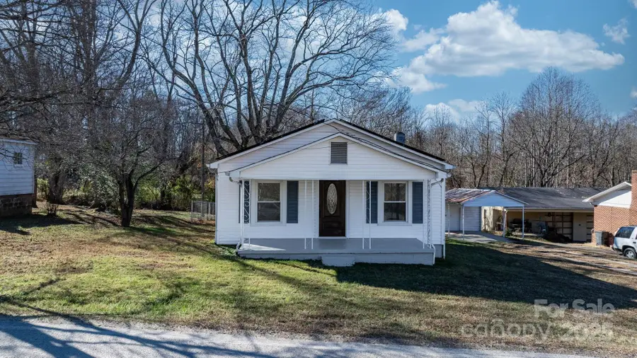 926 Fairview Drive Sw, Lenoir, NC 28645 - Image #2