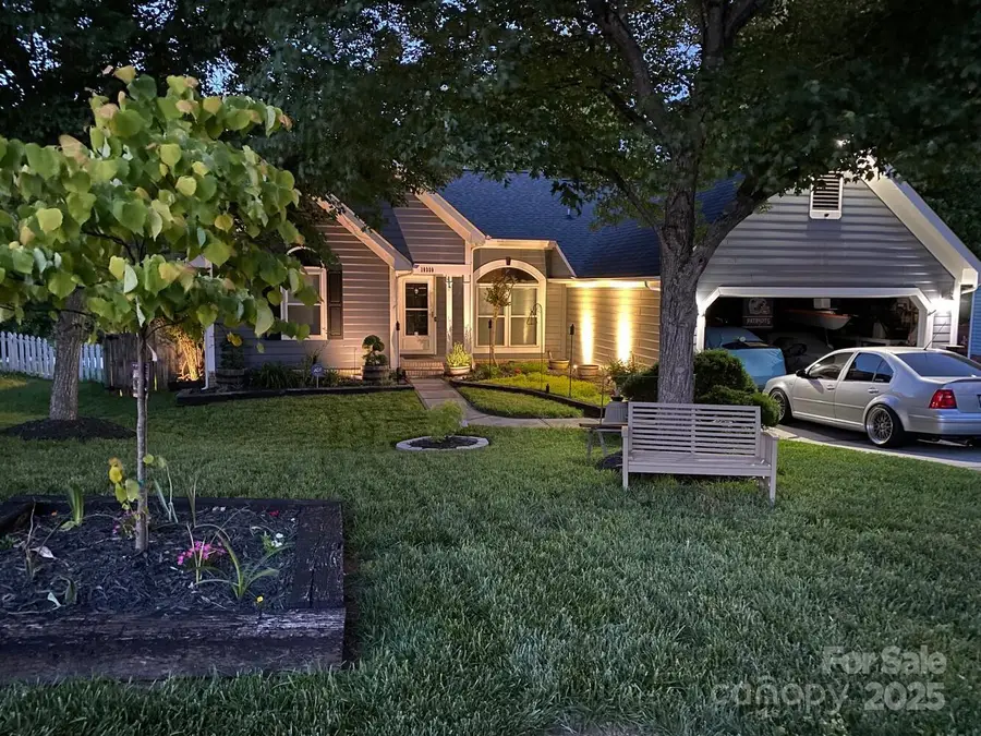 10209 Ashley Farm Drive, Matthews, NC 28105 - Image #2