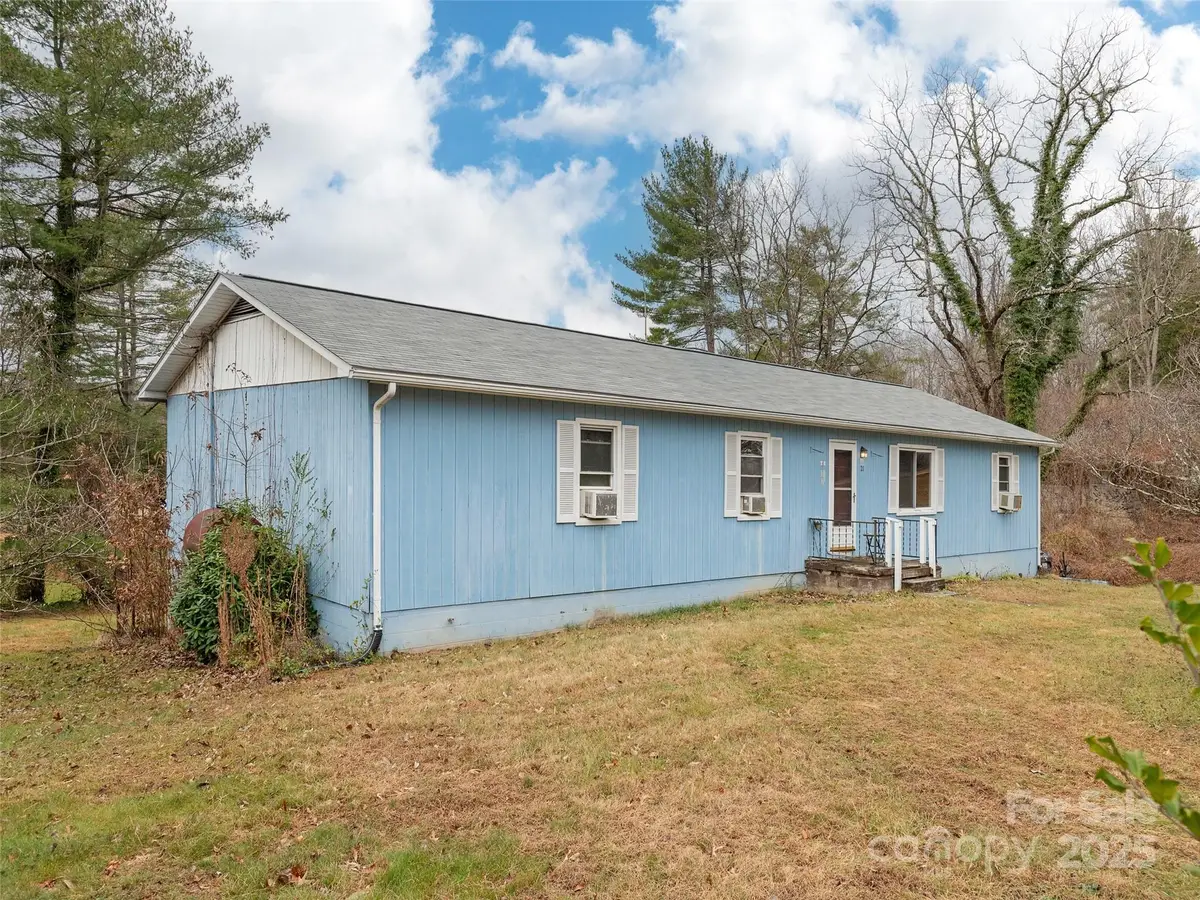 21 W Chapel Road, Asheville, NC 28803 - Image #1