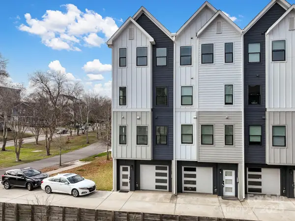 2009 Hamorton Place, Charlotte, NC 28205