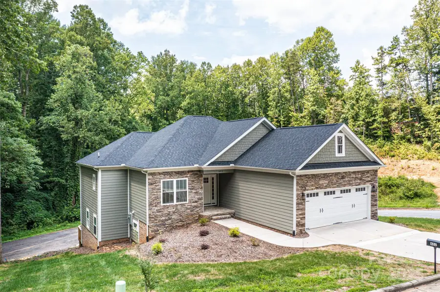 402 Scarlett Oak Court Ne, Lenoir, NC 28645 - Image #2
