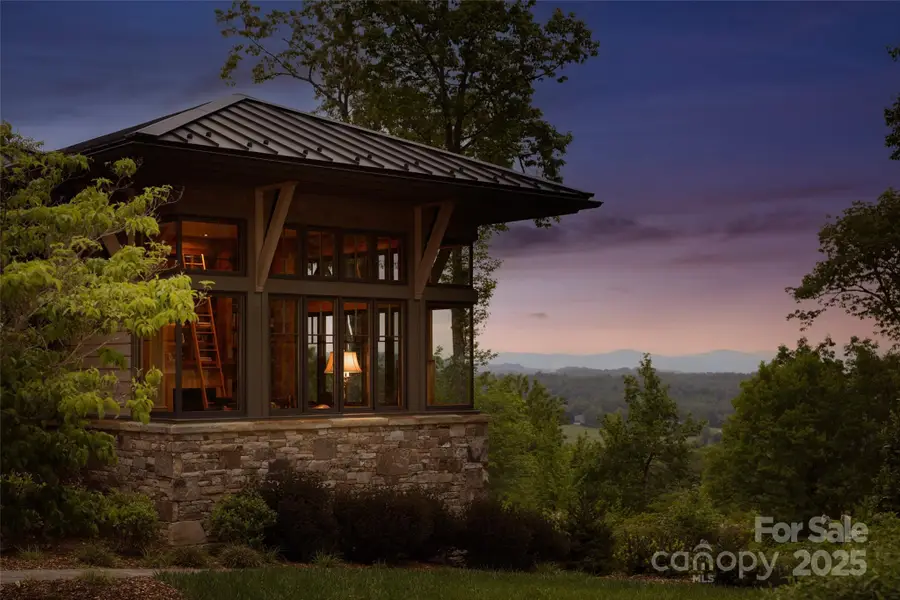 1547 Walnut Cove Road, Hendersonville, NC 28739 - Image #3