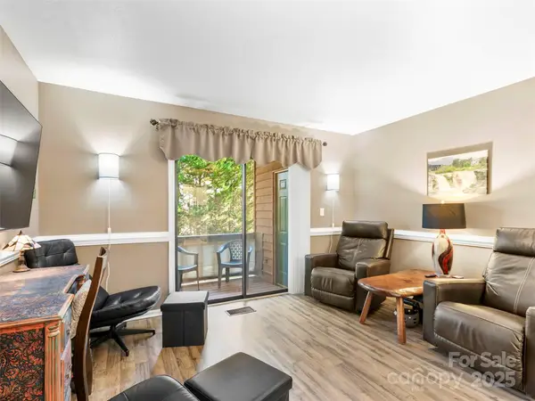 531 Courtwood Lane #2, Hendersonville, NC 28739