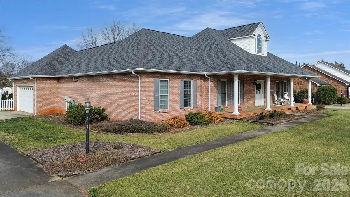 2999 Weatherfield Drive, Lincolnton, NC 28092 - Image #1