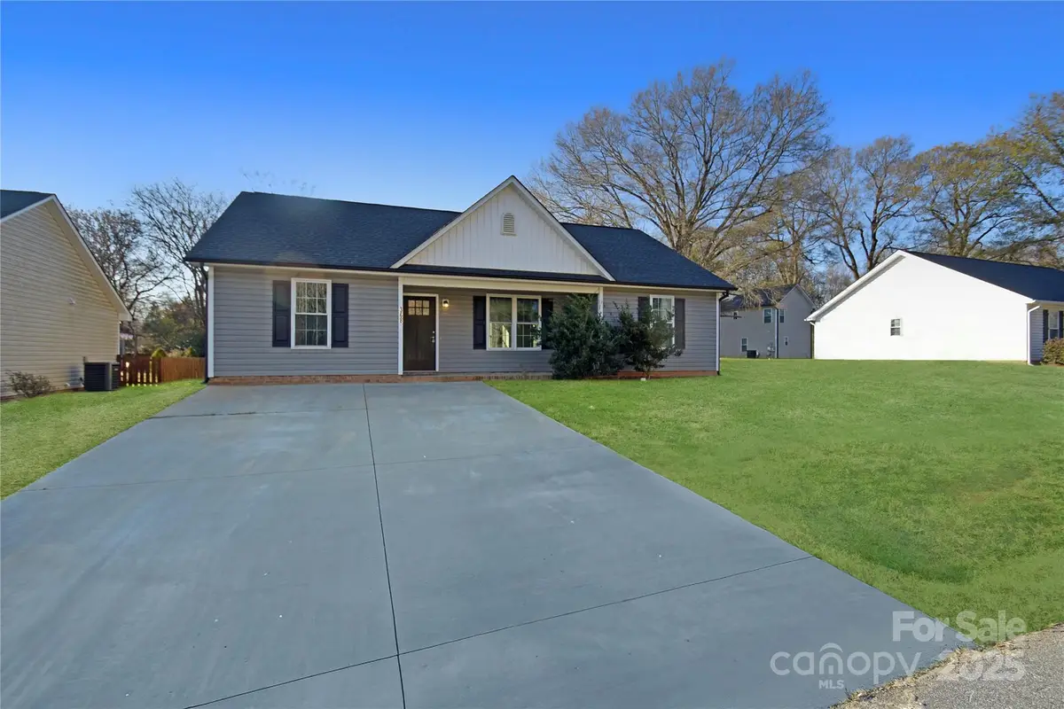 368 Office Drive Sw, Concord, NC 28027 - Image #1