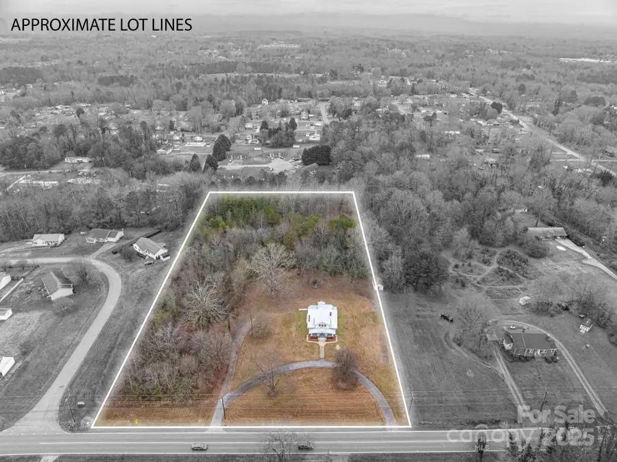 2645 Kool Park Road Ne, Hickory, NC 28601 - Image #2