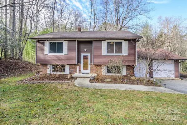 220 Leverette Drive, Hendersonville, NC 28791