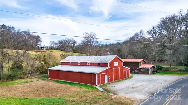 1137 Saunders Road, Franklin, NC 28734