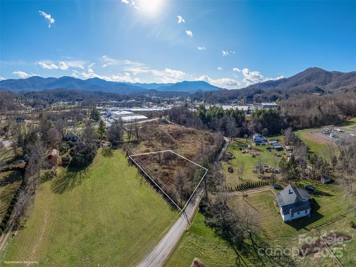 000 Calhoun Road, Waynesville, NC 28786 - Image #1