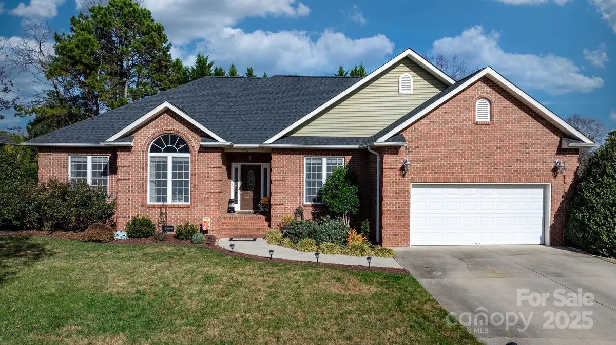 1769 31st Avenue Lane Ne, Hickory, NC 28601 - Image #1
