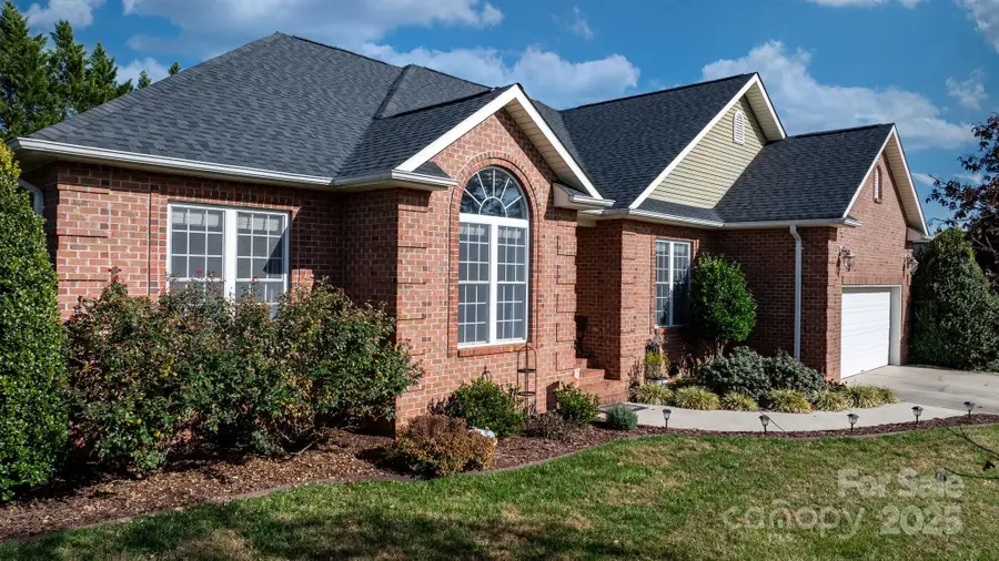 1769 31st Avenue Lane Ne, Hickory, NC 28601 - Image #2