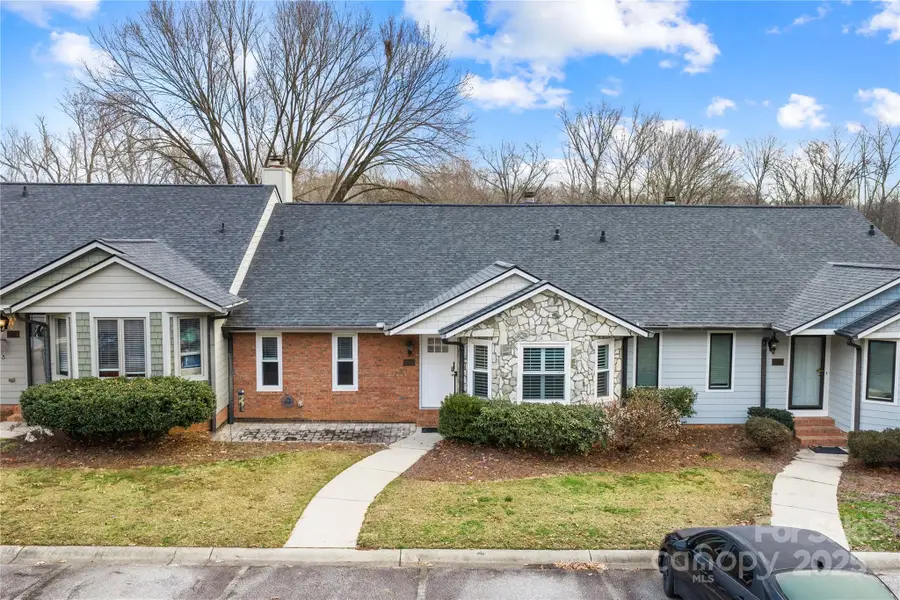 1002 Kenilworth Court Nw, Concord, NC 28027 - Image #2