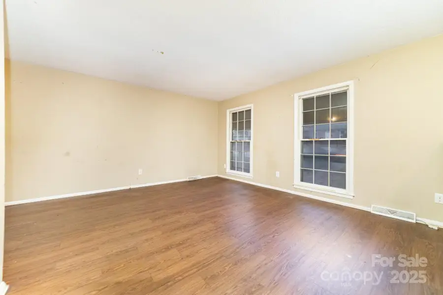 7126 Covecreek Drive, Charlotte, NC 28215 - Image #2