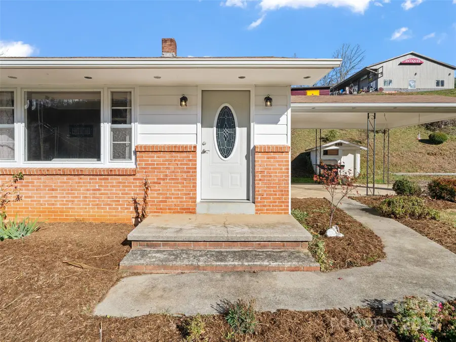 287 Newdale Church Road, Burnsville, NC 28714 - Image #2