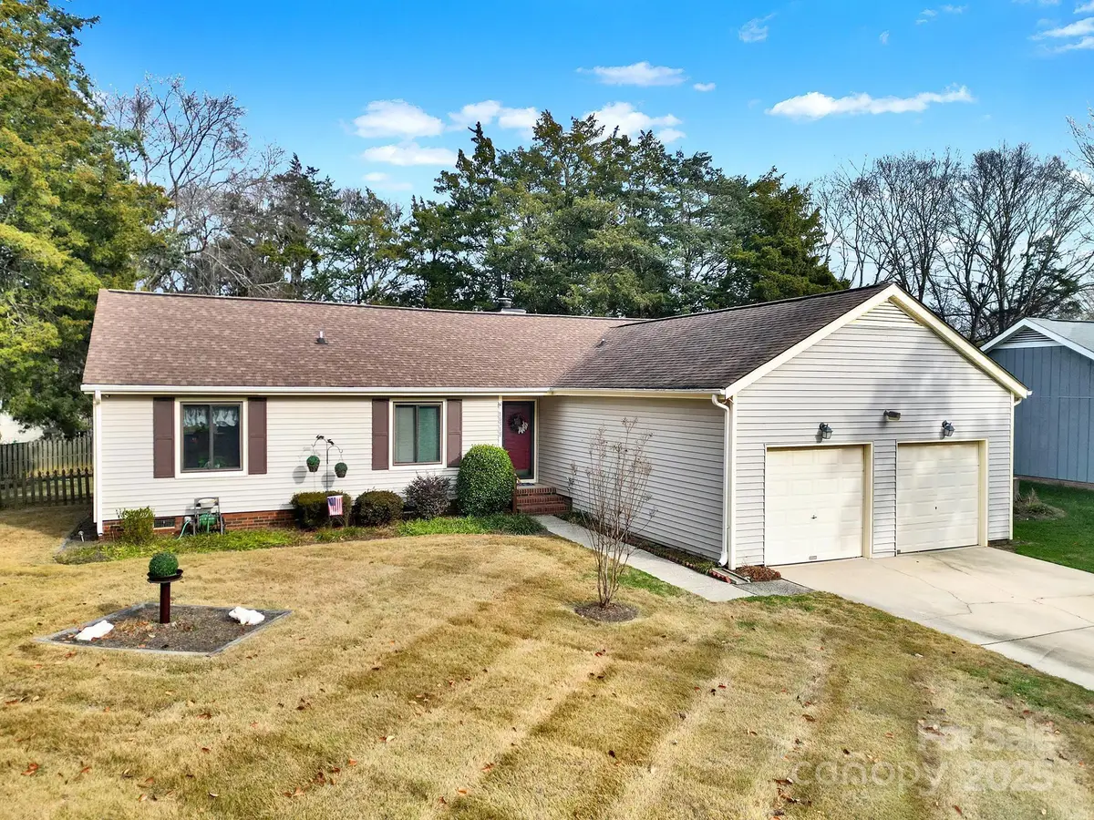 10518 Camelback Circle, Charlotte, NC 28226 - Image #1