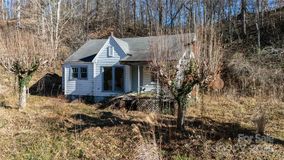 218 Cub Creek Road, Bakersville, NC 28705 - Image #1