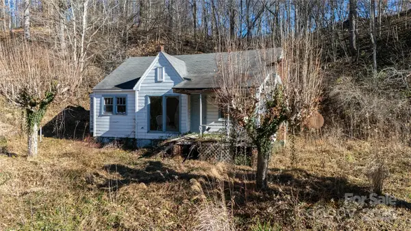 218 Cub Creek Road, Bakersville, NC 28705