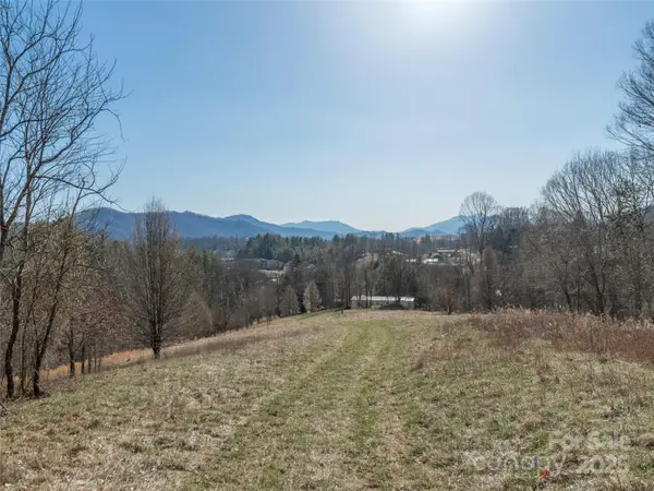 74 Buckeye Cove Road, Canton, NC 28716