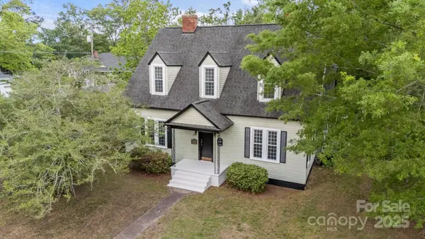 301 W Central Street, Maxton, NC 28364