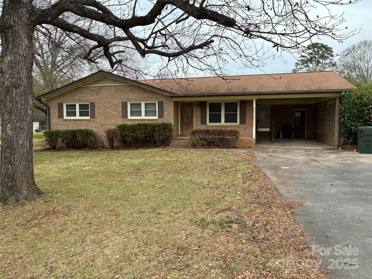 763 Gladden Place Nw, Concord, NC 28027 - Image #1