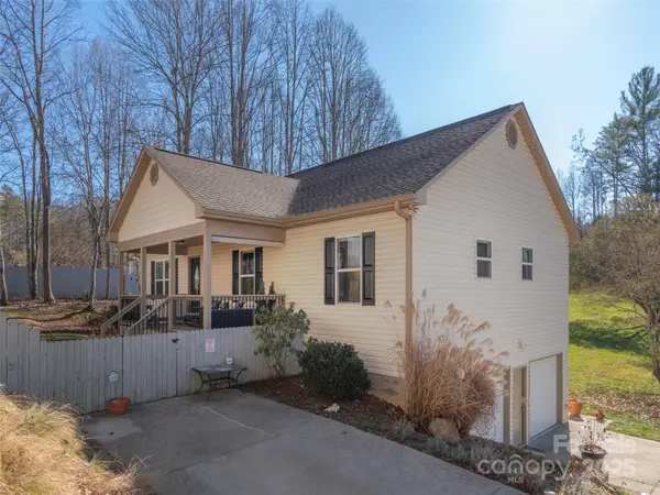 16 Southwood Drive, Weaverville, NC 28787