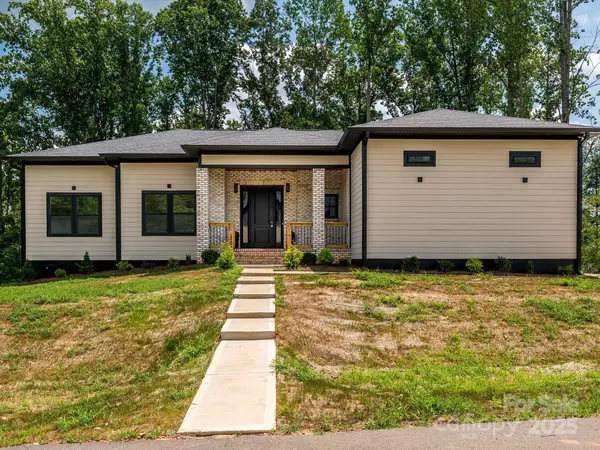 2004 Plain Field Drive, Bessemer City, NC 28016