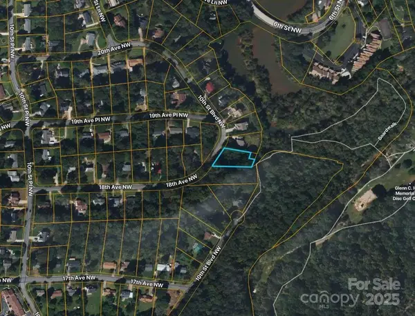 1820 10th Street Boulevard Nw, Hickory, NC 28601