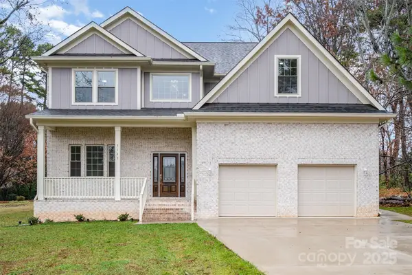 5125 Isaac Drive, Charlotte, NC 28216