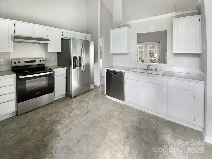 5219 Hedgecrest Place, Charlotte, NC 28269 - Image #2