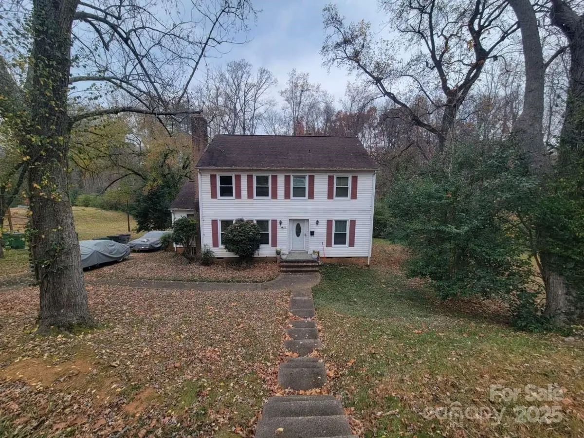 6801 Somersworth Drive, Charlotte, NC 28215 - Image #1