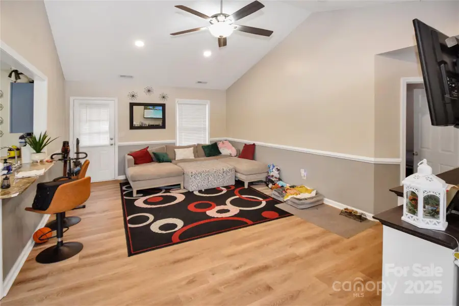 5337 Windy Valley Drive, Charlotte, NC 28208 - Image #2