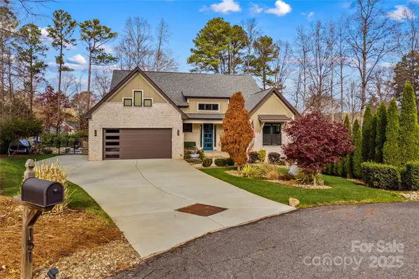 151 Lynn Cove Lane, Mooresville, NC 28117