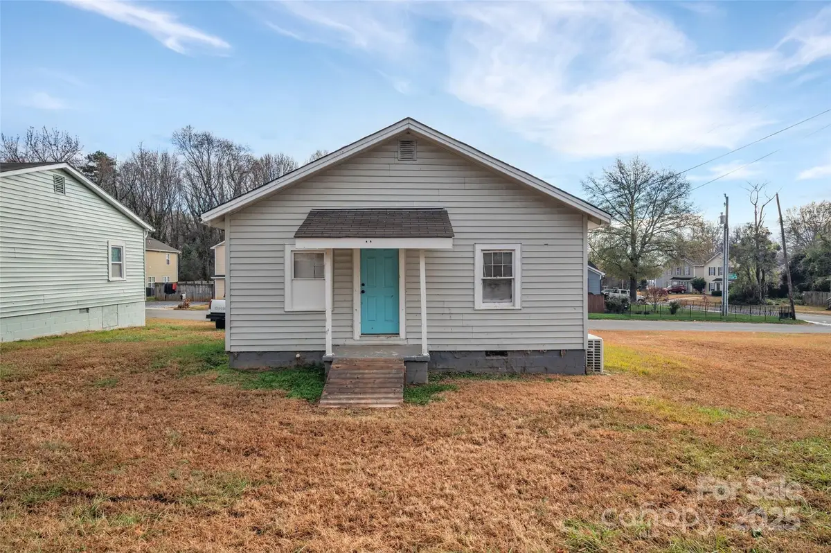 2507 Eddington Street, Charlotte, NC 28208 - Image #1