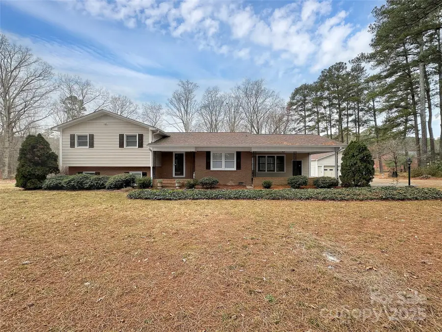 725 Willis Road, Dallas, NC 28034 - Image #2