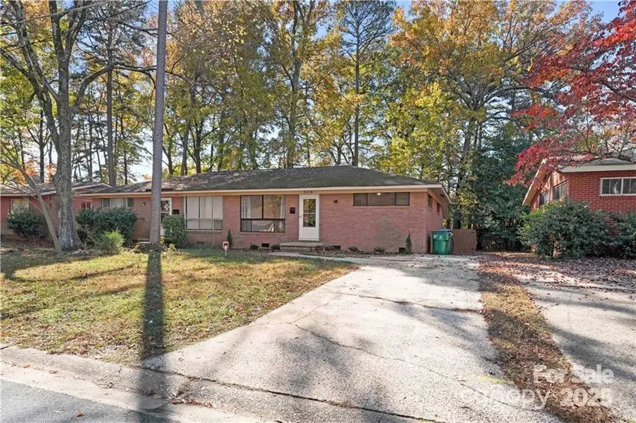 514 Camrose Drive, Charlotte, NC 28215 - Image #3