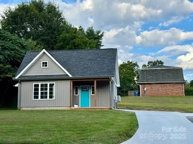 31 W Berkley Street, Granite Falls, NC 28630 - Image #1