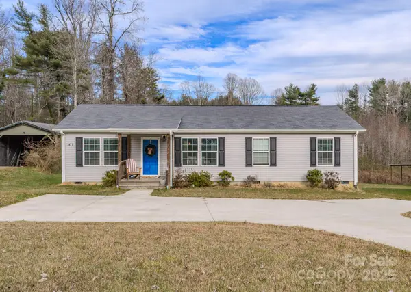 1471 Howard Gap Loop Road, Flat Rock, NC 28731