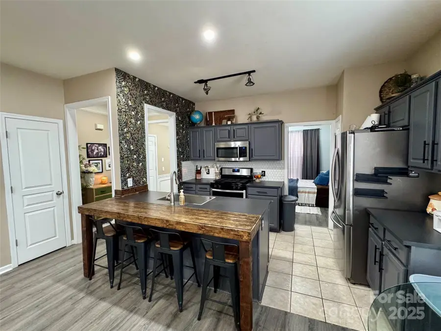 9122 Kestral Ridge Drive, Charlotte, NC 28269 - #2