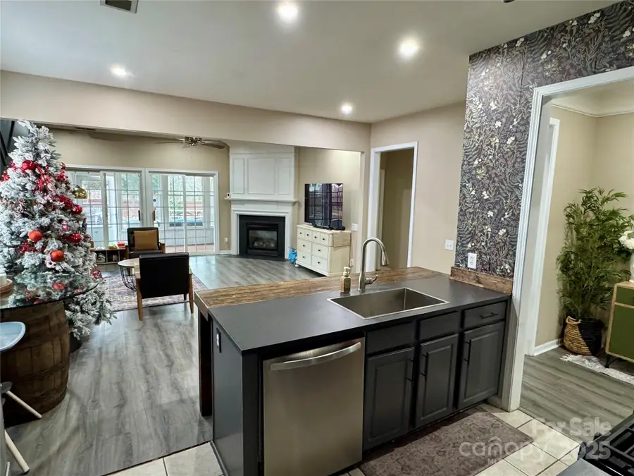 9122 Kestral Ridge Drive, Charlotte, NC 28269 - #3