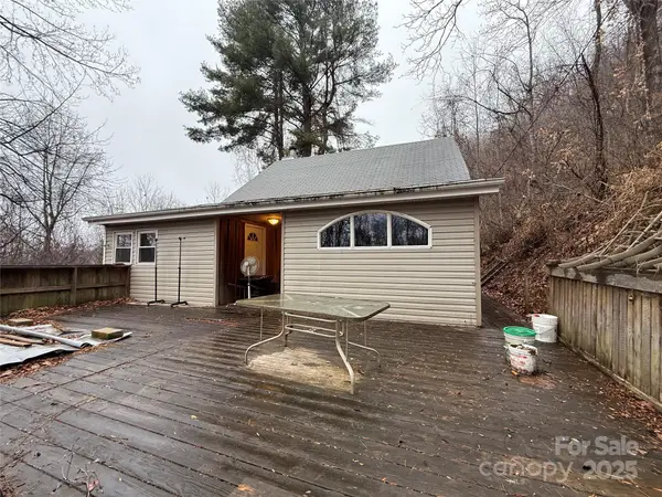 201 Mountain Vista Road, Canton, NC 28716